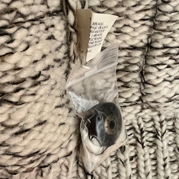 Club Monaco (Small) - Alpaca Blend Chunky Knit Snap Button Marled Gray Cardigan - Picture 11 of 12